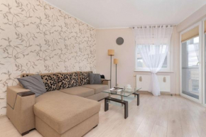 Przytulny Apartament z Widokiem na Morze i Parkingiem by Noclegi Renters, Gmina Puck
